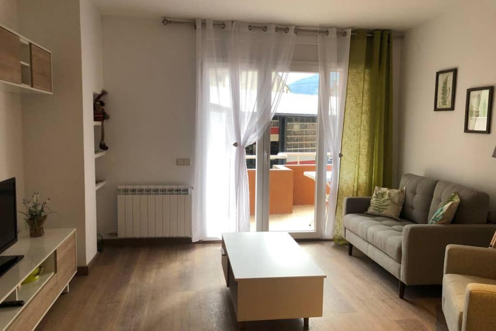 Ferienwohnung Luminoso Y Acogedor Alojamiento En Sort Exterior foto